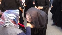 KIZ ÖĞRENCİLER - Kur'an Kursu Öğrencilerinden HDP Önündeki Annelere Destek Ziyareti