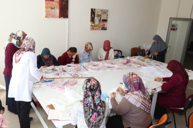 Meram'da Kadınlar, Tekstilin Tüm İnceliklerini Öğreniyor