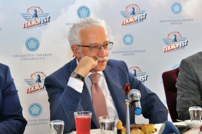 Rektör Zorlu Teknofest'e Katılan Öğrencilerle Buluştu