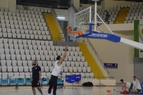 29 EKİM CUMHURİYET BAYRAMI - Başkan Aktan'dan Basketbol Takımına Tatlı Ziyaret