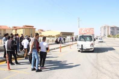 Karaman'da Kamyonetin Çarptığı Lise Öğrencisi Ağır Yaralandı