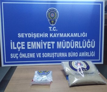 Konya'da Otomobilde Paspas Altına Gizlenmiş Uyuşturucu Ele Geçirildi