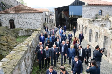 Kültür Ve Turizm Bakanı Ersoy'dan Ayasofya Camisi İçin 'Ne Gerekiyorsa Yapacaksınız; Bahane Uydurmayın' Talimatı