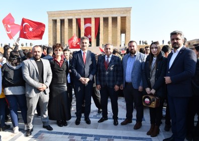 Mamak'ta Cumhuriyet Coşkusu Fener Alayı İle Taçlandı