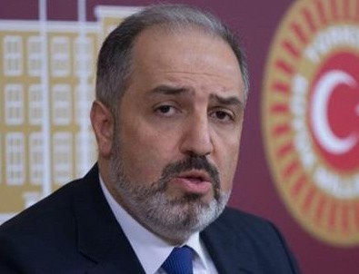 Mustafa Yeneroğlu partisinden istifa etti