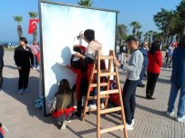 ALTıNOLUK - Program Esnasında Atatürk Portresi Çizdiler