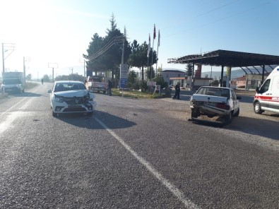 Şuhut'ta Trafik Kazası Açıklaması 6 Yaralı