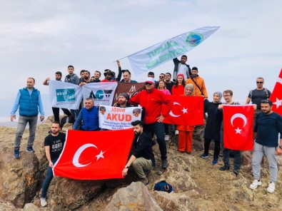 Tuzluca'da Tekelti Dağına Cumhuriyet Bayramı Anısına Tırmanış Düzenlendi
