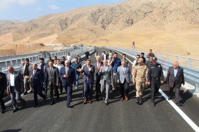 1001 Metre Uzunluğundaki Köprü Trafiğe Açıldı