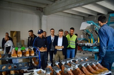 Ağrı'da Yapımı Tamamlanan KOBİ Merkezinde Üretim Başladı