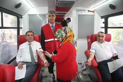 AK Partililer 'Kan Ver Hayat Kurtar' Kampanyasına Katıldılar