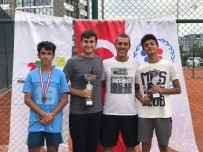CUMHURIYET BAYRAMı - Akdeniz'in Genç Tenisçilerinden 2 Kupa, Bir Madalya