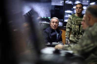 Bakan Akar Açıklaması 'Burada Herhangi Bir Şey Bitmiş Değil, Her An Her Şey Olabilir'