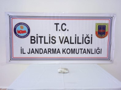 Bitlis'te Jandarma Ve Polisten Uyuşturucu Operasyonu