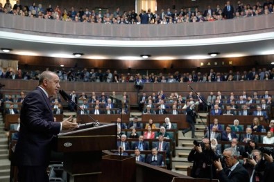 Cumhurbaşkanı Erdoğan, AK Parti'nin Eski Ve Mevcut İl Başkanlarıyla Bir Araya Geldi