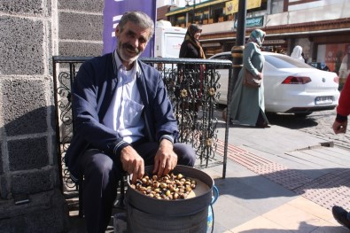Diyarbakır Sokaklarında 'Kestane Kebap' Tezgahlardaki Yerini Aldı