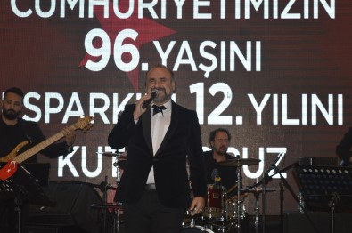 Hakan Aysev Sevenleriyle Bir Araya Geldi