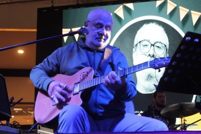 'Kahve Burda Fest', Bülent Ortaçgil Konseri İle Coşturdu