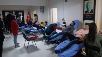 GENÇLİK MERKEZİ - Manisa Büyükşehir Belediyesi Gençleri Kan Bağışı Yaptı