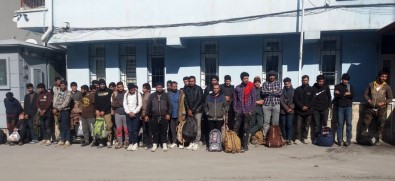 Niğde'de 75 Göçmen Yakalandı, 2 Kişi Gözaltına Alındı