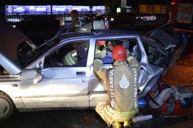 Sarıyer'de Otomobil Kırmızı Işıkta Bekleyen Araca Çarptı Açıklaması 7 Yaralı