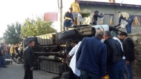 DIKILITAŞ - Uşak'ta İşçileri Taşıyan Servis Aracı Devrildi Açıklaması 10'Nun Üzerinde Yaralı