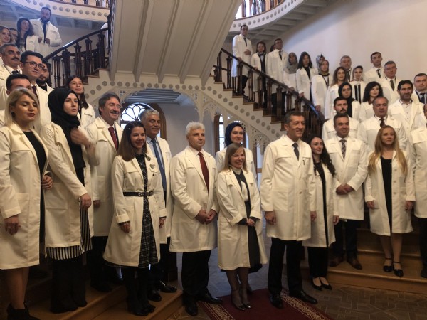 Öğretmenlere yeni önlük!