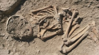 5 bin 700 yıllık çocuk iskeleti ortaya çıktı