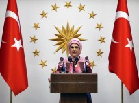 EMINE ERDOĞAN - Emine Erdoğan'dan Hayvan Hakları Günü Mesajı