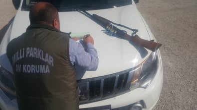 Gevaş'ta Kaçak Avlanan Bir Kişiye Bin 665 TL İdari Para Ceza Parası Uygulandı