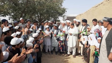 İhlas Vakfı Hayırseverlerin Yardımları İle Afganistan'da Kur'an Kursu Ve Su Kuyusu Açtı