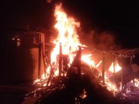 ORMANA - Mustafakemalpaşa'da Alevlere Teslim Olan Ev Küle Döndü