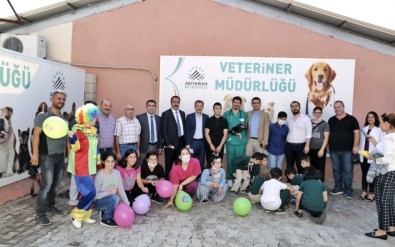 Öğrenciler Hayvanları Besledi