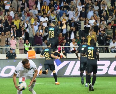 Süper Lig Açıklaması Yeni Malatyaspor Açıklaması 2 - Denizlispor Açıklaması 0 (İlk Yarı)