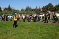 ZEKİYE ÇOMAKLI - Tazelenme Üniversitesi Öğrencileri Sabah Sporunda