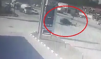 18 Yaşındaki Motosiklet Sürücüsünün Öldüğü Feci Kaza Kamerada