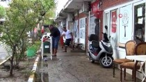 ŞEHİT AİLELERİ - Ayvalık'ta Şiddetli Yağış Ve Fırtınanın Yaraları Sarılıyor