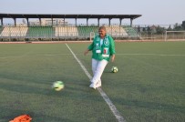 KULÜP BAŞKANI - Futbola Kadın Eli Değdi