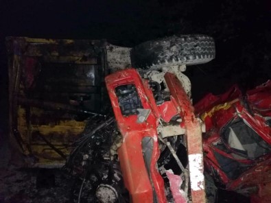 Kamyon Uçuruma Yuvarlandı Açıklaması 1 Ölü