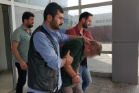 Kavgayı Ayırmak İsterken İki Kişiyi Bıçaklayan Tutuklandı