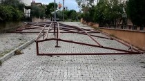 Manisa'da Şiddetli Yağış Ve Rüzgar, Okul Çatısını Uçurdu