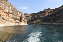TURİST KAFİLESİ - Takoran Vadisi Ve Kanyonlarına Ziyaretçi Akını