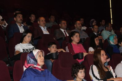 MHP'liler 'Kuşatma' Filmini İzledi