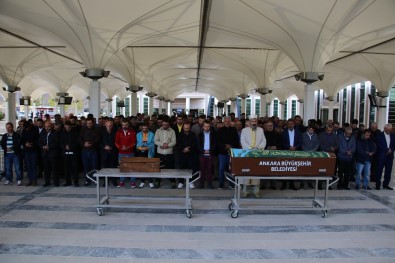 Üçüncü Kattan Aşağı Atıldığı İddia Edilen 2.5 Aylık Bebek Toprağa Verildi