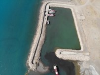 VAN GÖLÜ - Balıkçı Tekneleri Kum Yüzünden Limana Giriş-Çıkışlarında Sıkıntı Yaşıyor