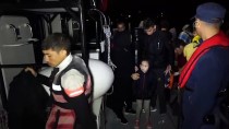KÜÇÜKKUYU - Çanakkale'de 105 Düzensiz Göçmen Yakalandı