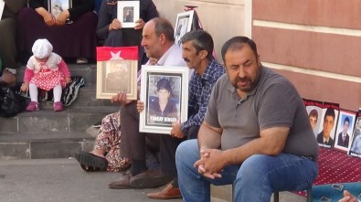 HDP Önündeki Ailelerin Evlat Nöbeti 35'İnci Gününde