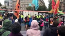 BAŞBAKANLIK OFİSİ - Londra'daki İşgal Eylemlerinde 217 Kişi Gözaltına Alındı