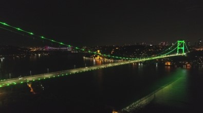 Yeşile Bürünen FSM Köprüsü Havadan Görüntülendi