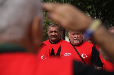 Askerlik Arkadaşları 33 Yıl Sonra Tekmil Verdi